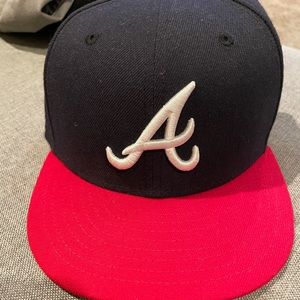 New Era Braves hat.